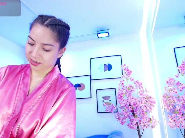 Ema-louisx live cam on BongaCams
