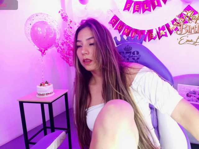 Ema-louisx live cam on BongaCams