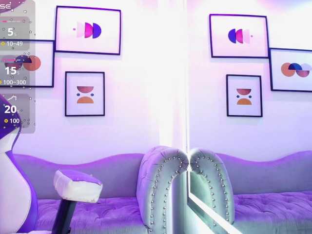 Ema-louisx live cam on BongaCams