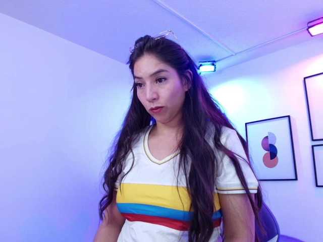 Ema-louisx live cam on BongaCams