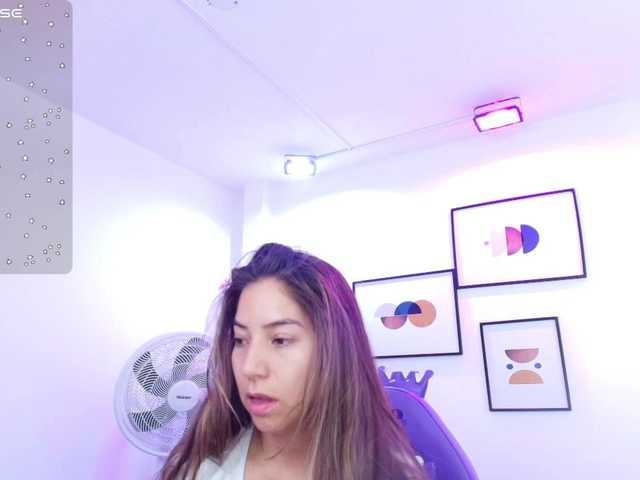 Ema-louisx live cam on BongaCams