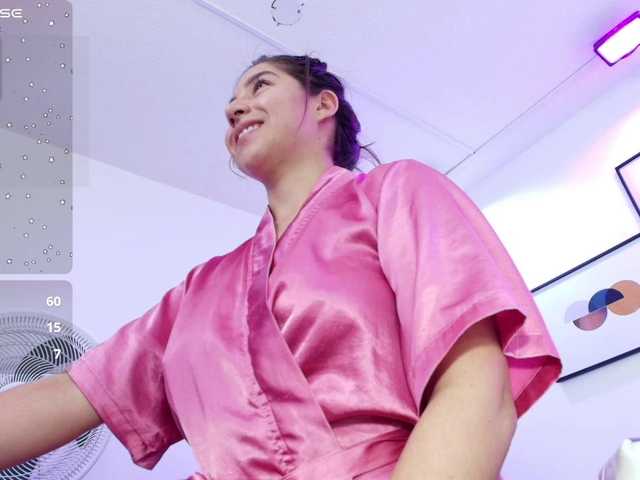 Ema-louisx live cam on BongaCams