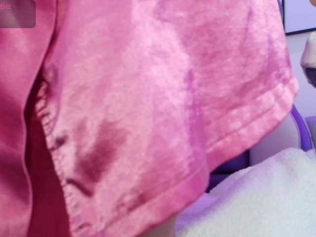 Ema-louisx live cam on BongaCams