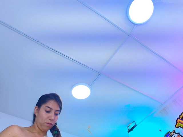 Ema-louisx live cam on BongaCams