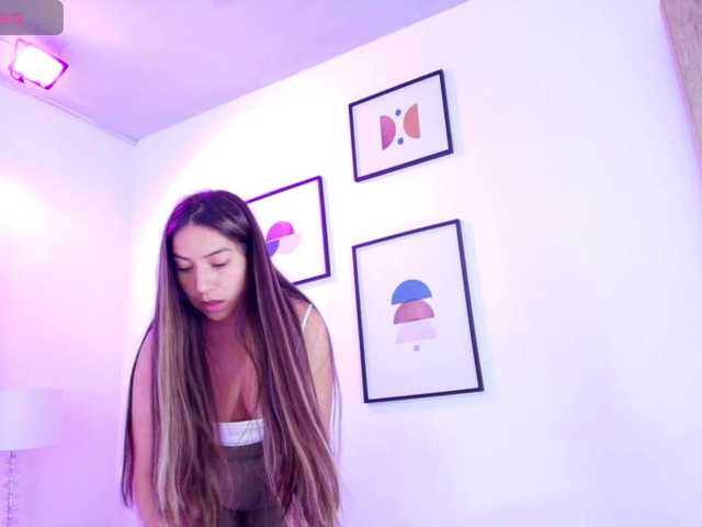 Ema-louisx live cam on BongaCams