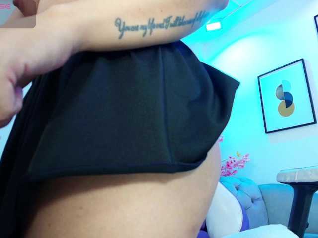 Ema-louisx live cam on BongaCams