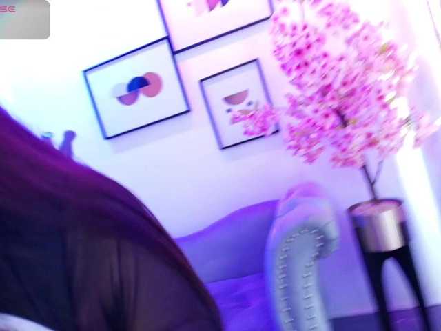Ema-louisx live cam on BongaCams