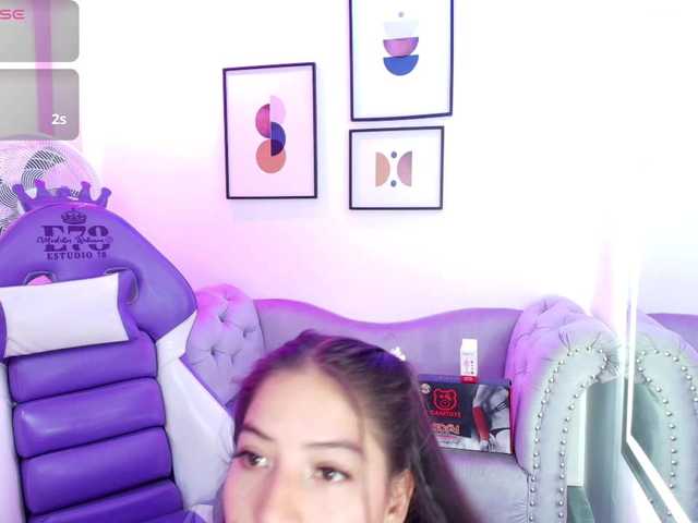 Ema-louisx live cam on BongaCams