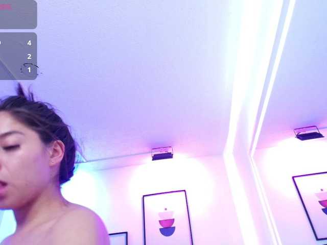 Ema-louisx live cam on BongaCams