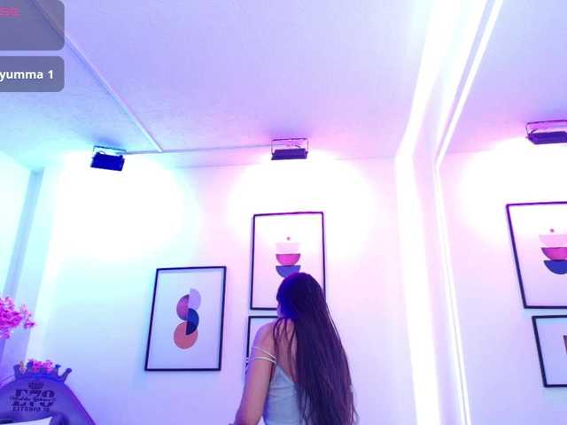Ema-louisx live cam on BongaCams