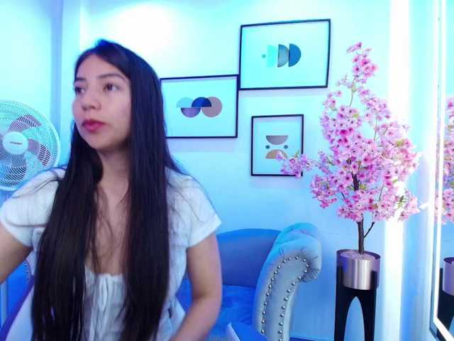 Ema-louisx live cam on BongaCams
