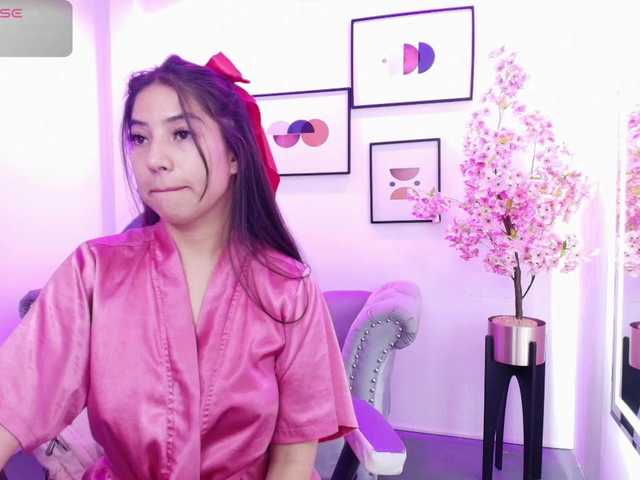 Ema-louisx live cam on BongaCams