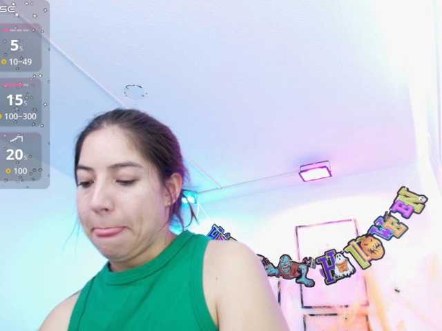 Ema-louisx live cam on BongaCams