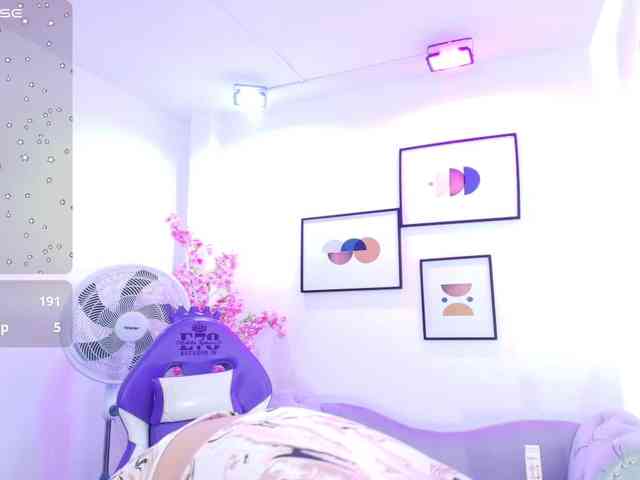 Ema-louisx webcam