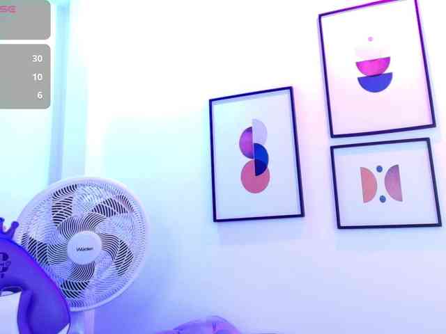 Ema-louisx webcam