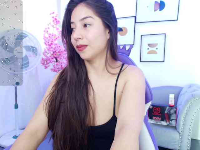 Ema-louisx webcam
