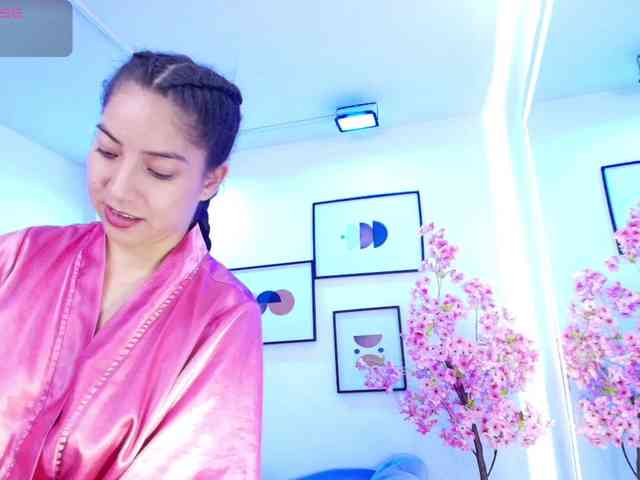 Ema-louisx webcam