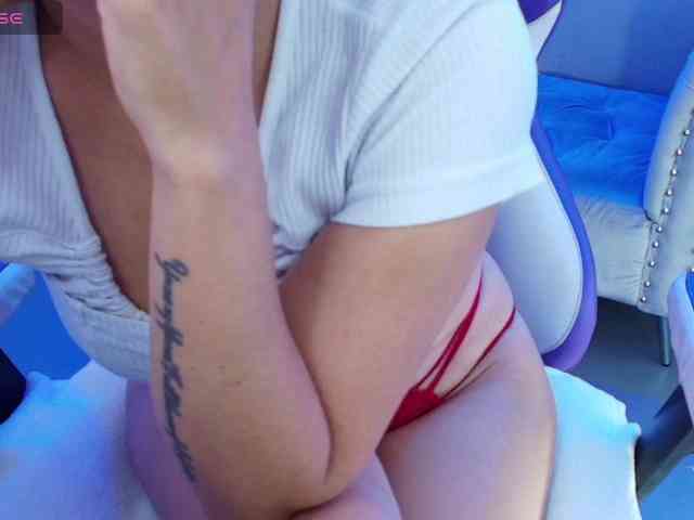 Ema-louisx webcam