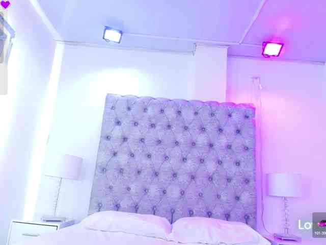 Ema-louisx webcam