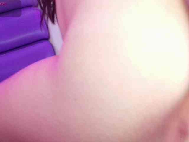 Ema-louisx webcam