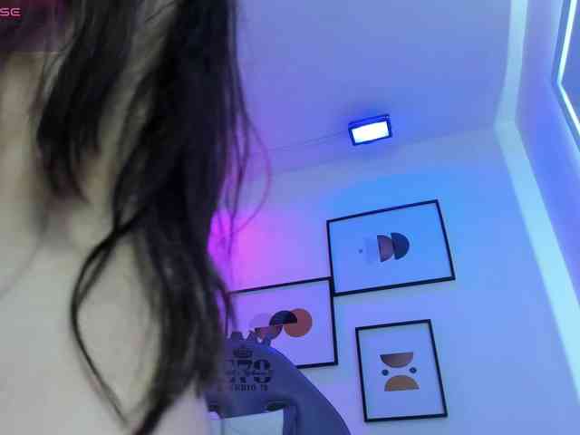 Ema-louisx webcam