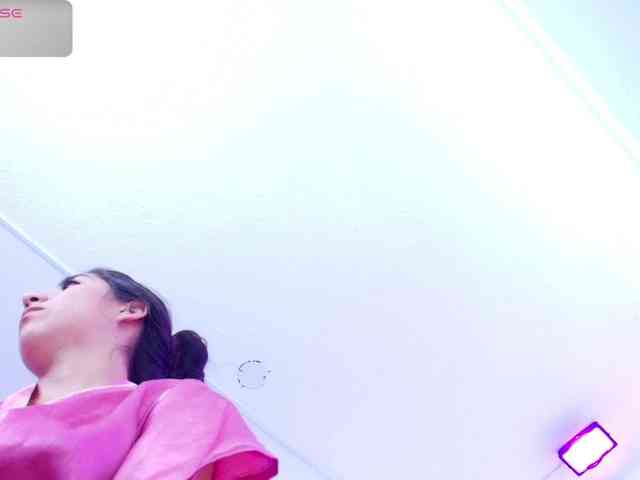 Ema-louisx webcam
