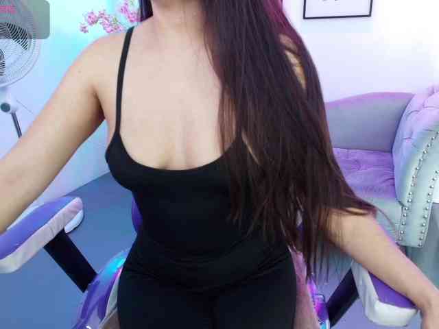 Ema-louisx webcam