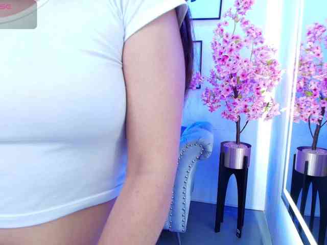 Ema-louisx webcam