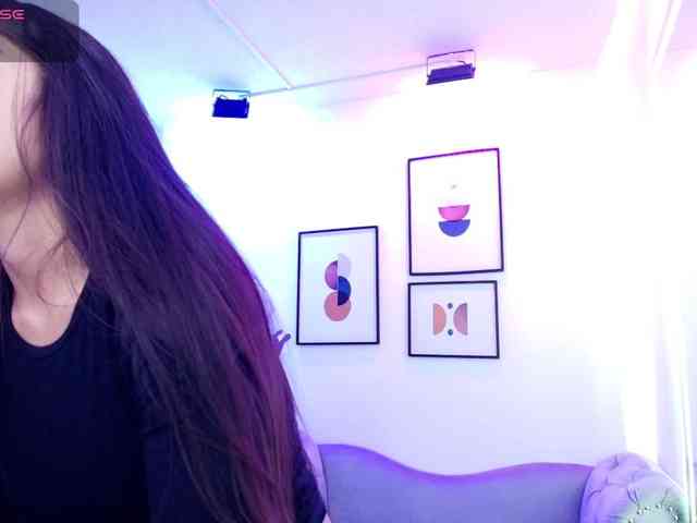 Ema-louisx webcam