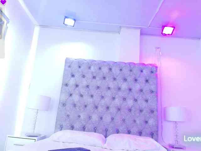 Ema-louisx webcam