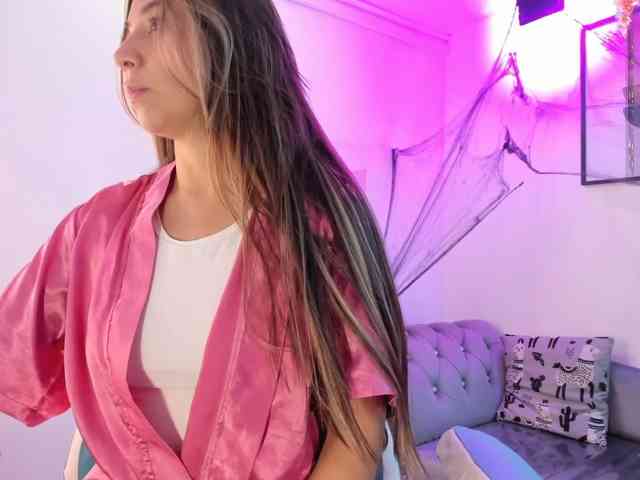 Ema-louisx webcam