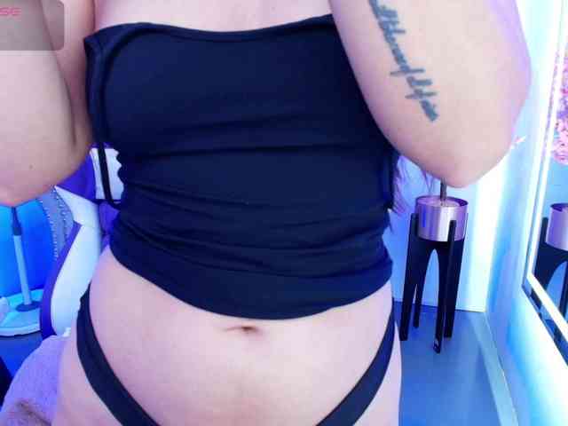 Ema-louisx webcam