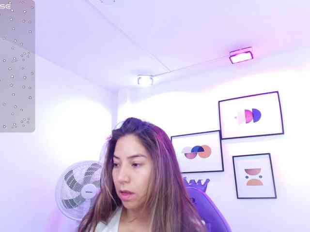 Ema-louisx webcam
