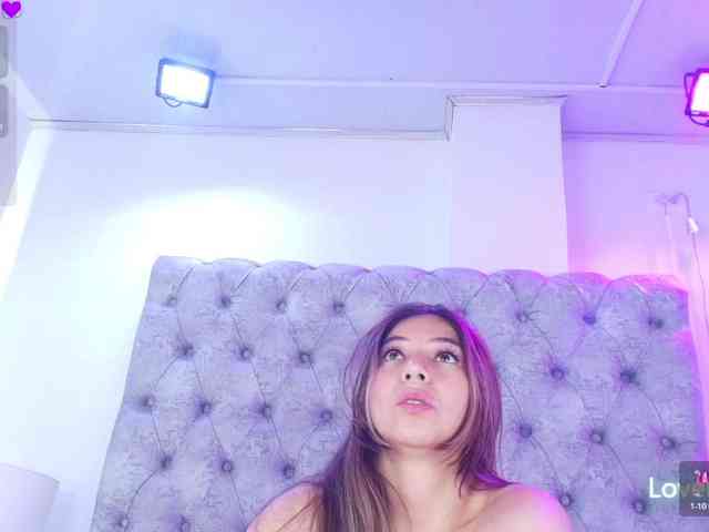 Ema-louisx webcam