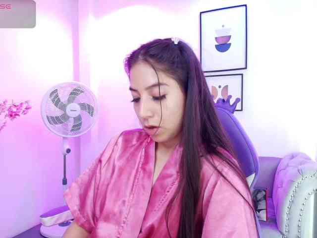 Ema-louisx webcam