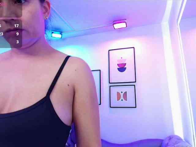 Ema-louisx webcam