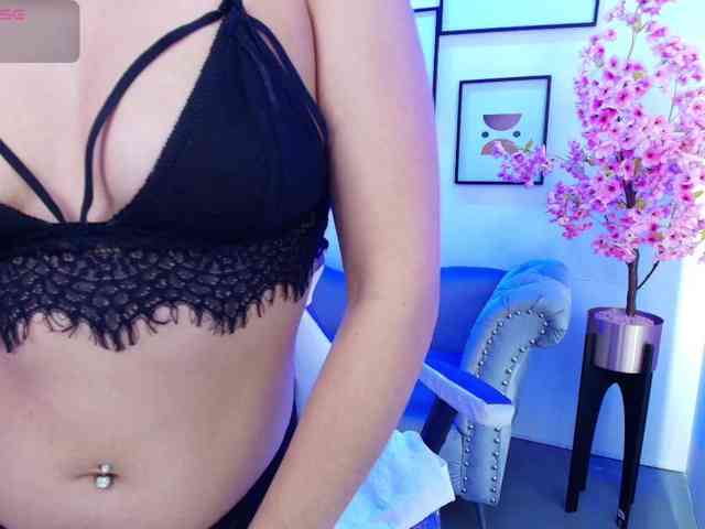 Ema-louisx webcam