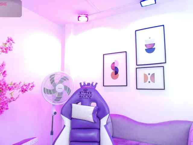 Ema-louisx webcam