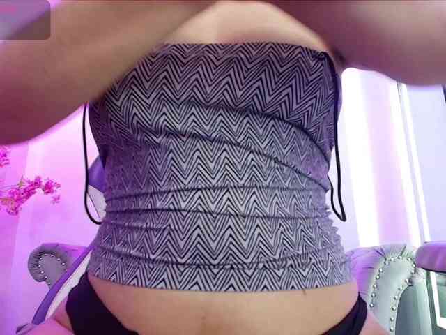 Ema-louisx webcam