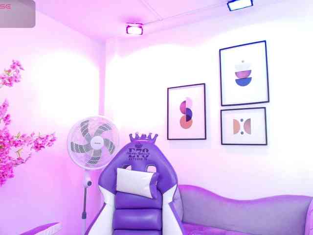 Ema-louisx webcam