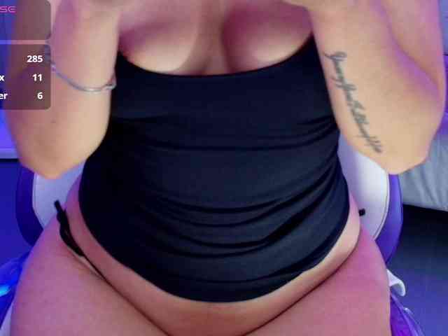 Ema-louisx webcam