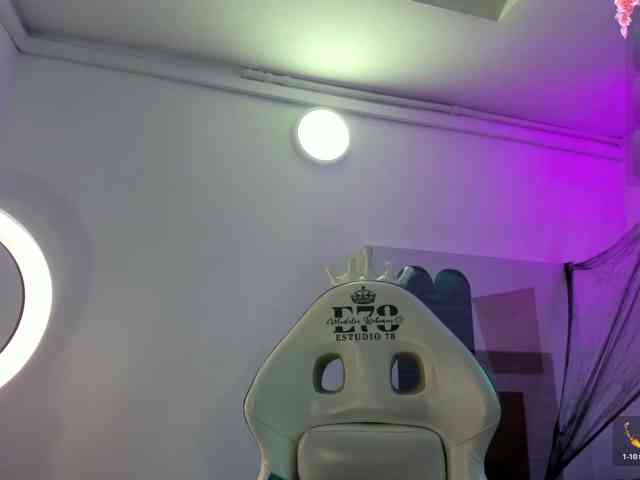 Ema-louisx webcam