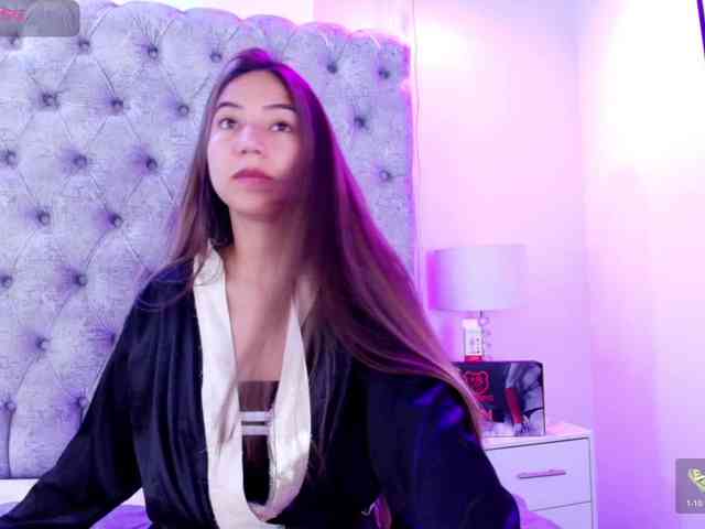 Ema-louisx webcam