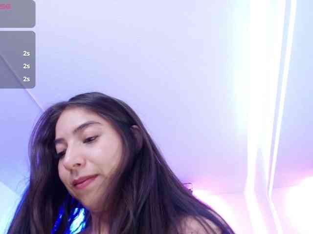 Ema-louisx webcam
