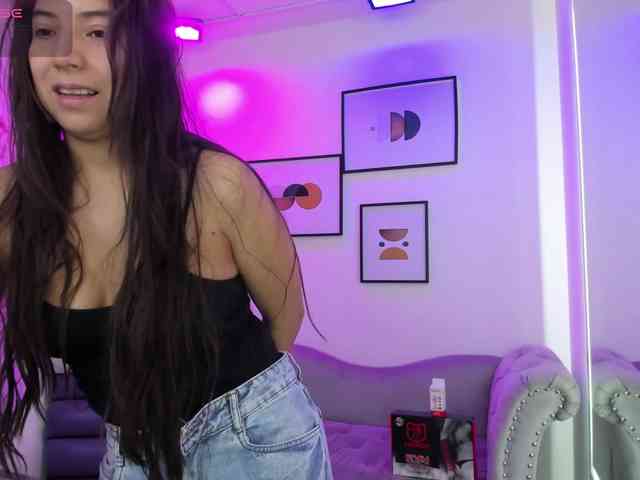 Ema-louisx webcam