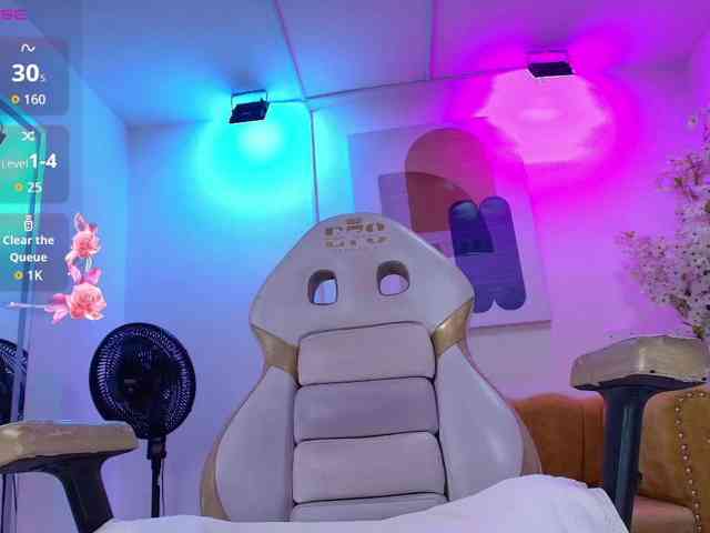 Ema-louisx webcam