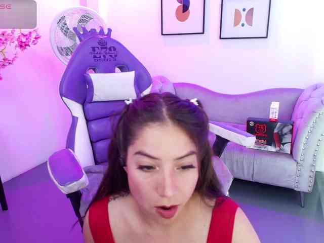 Ema-louisx webcam