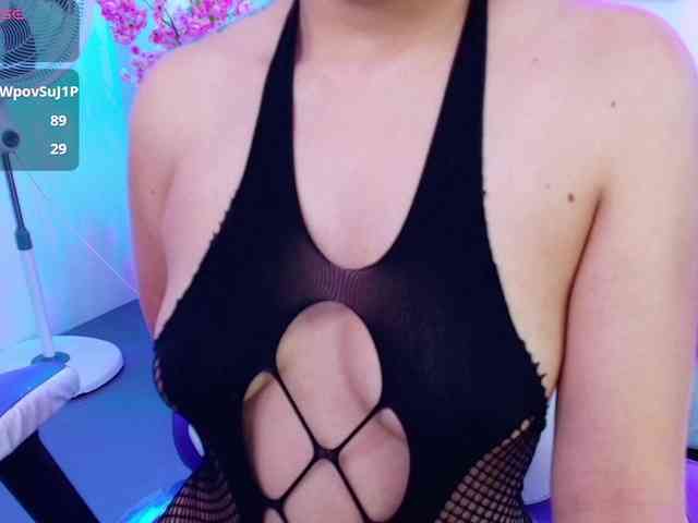 Ema-louisx webcam