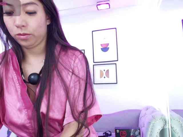 Ema-louisx webcam