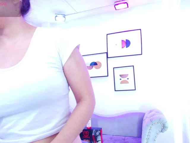 Ema-louisx webcam